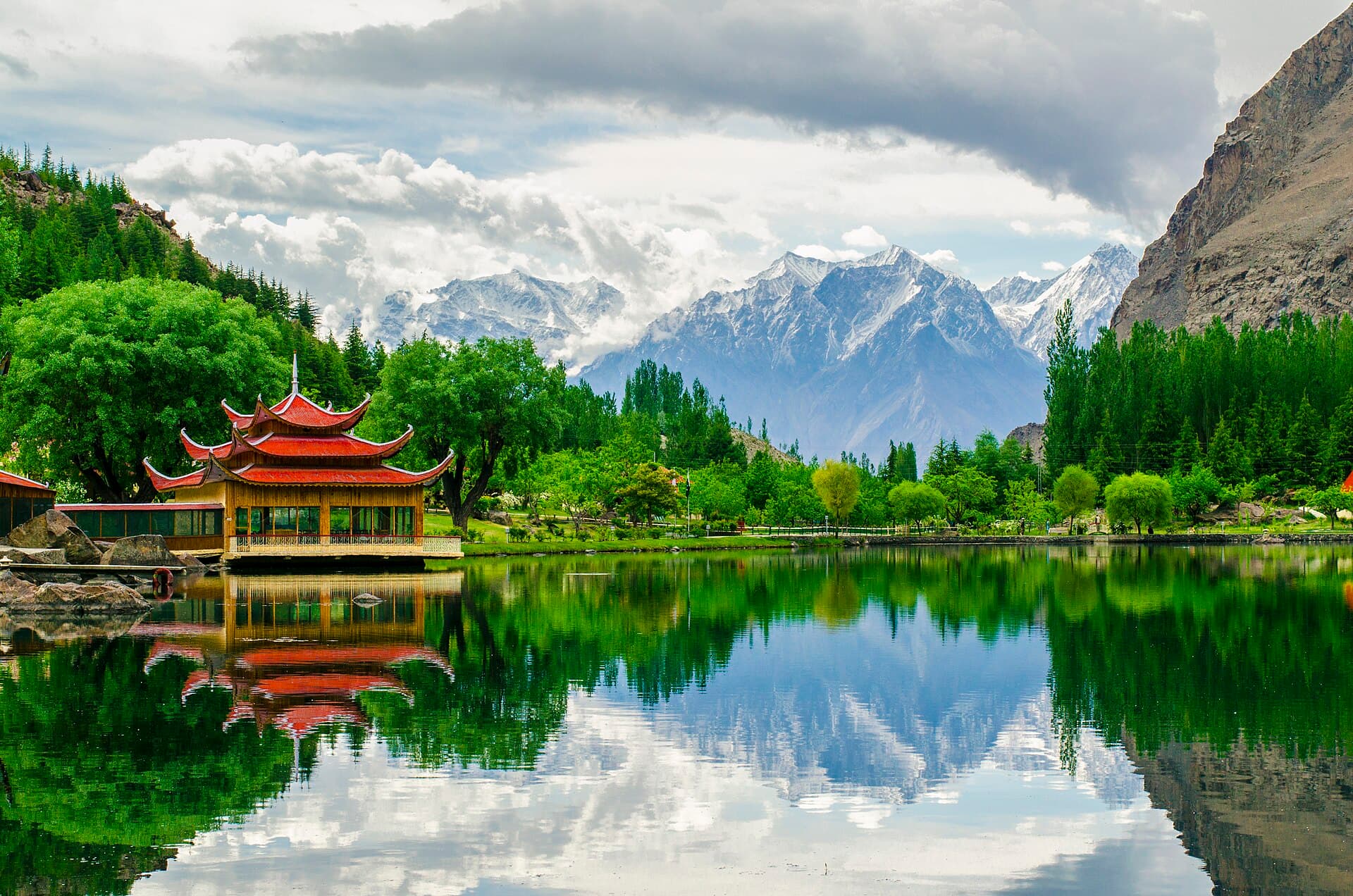 8 Days - Hunza & Skardu